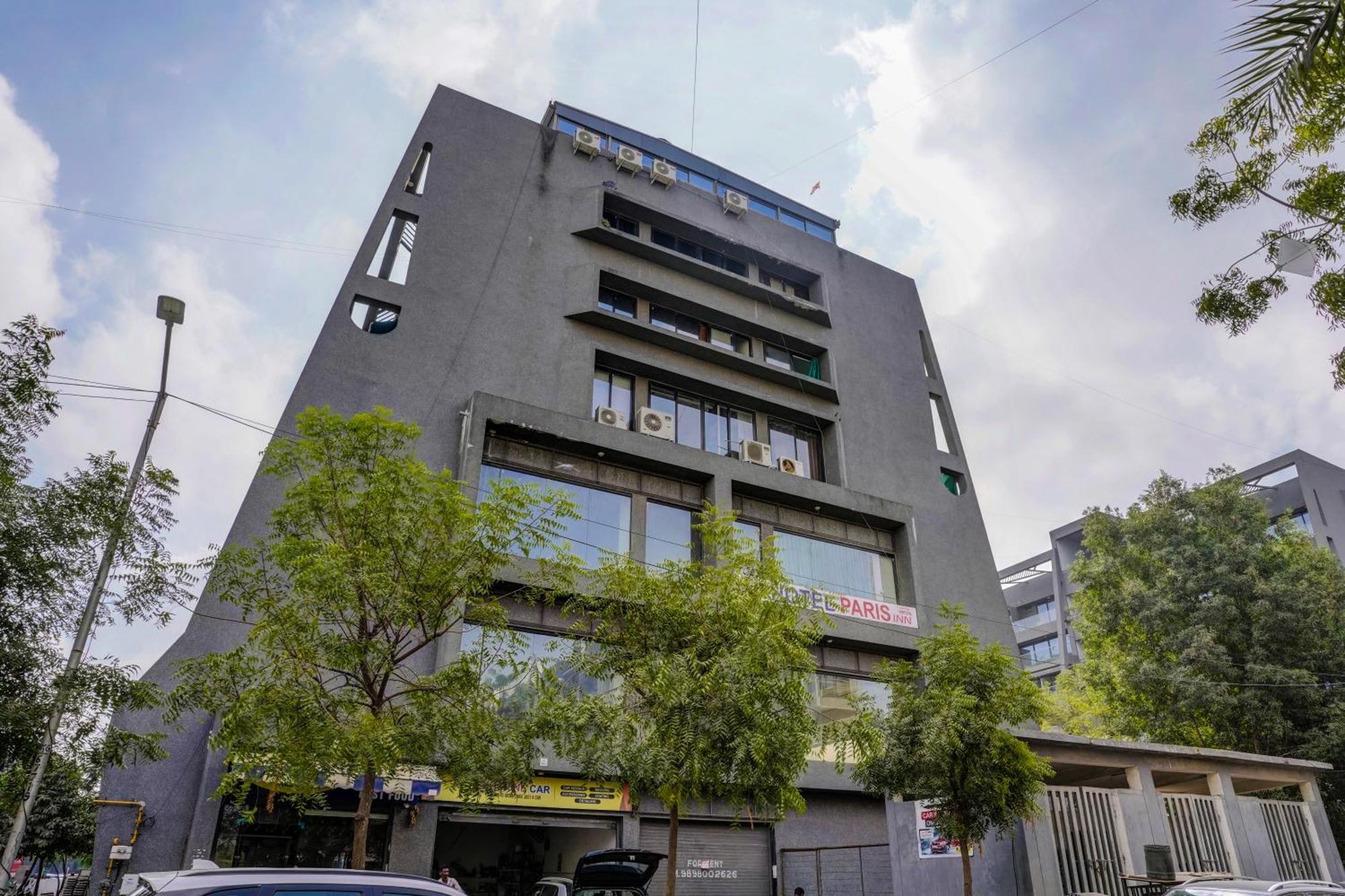 Hotel Paris Plaza Ahmedabad Esterno foto