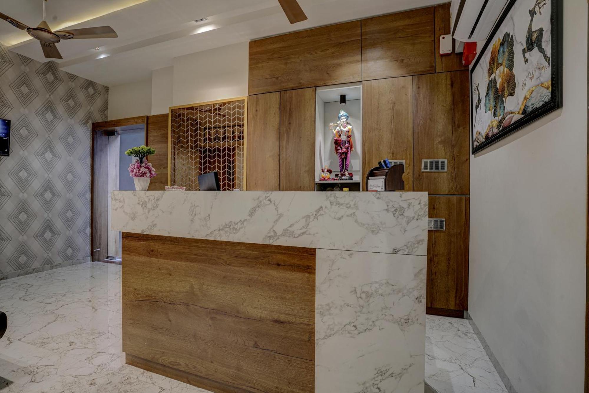 Hotel Paris Plaza Ahmedabad Esterno foto